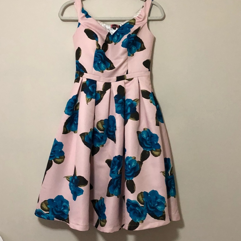 Sold on Ⓜ️ Chi Chi London dress